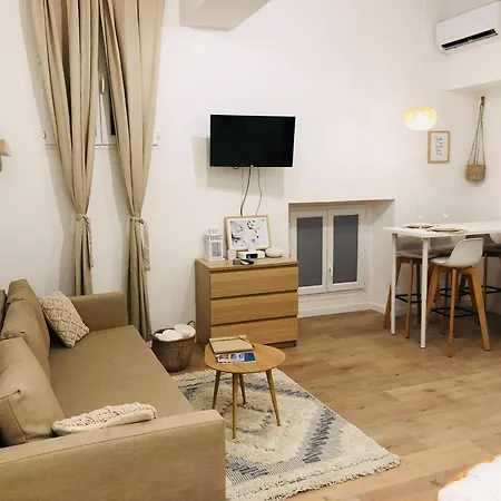 1br With Bathtub In City Center Close Opera מרסיי